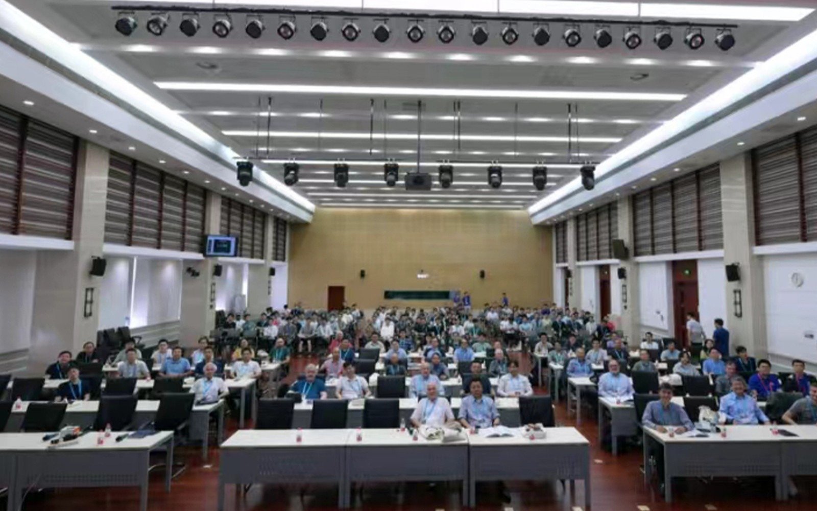 第十届强关联和角分辨光电子能谱国际工作组会议